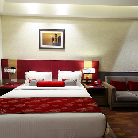 Ramada Plaza By Wyndham Lucknow Hotell Eksteriør bilde