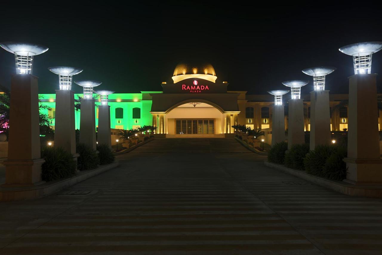 Ramada Plaza By Wyndham Lucknow Hotell Eksteriør bilde