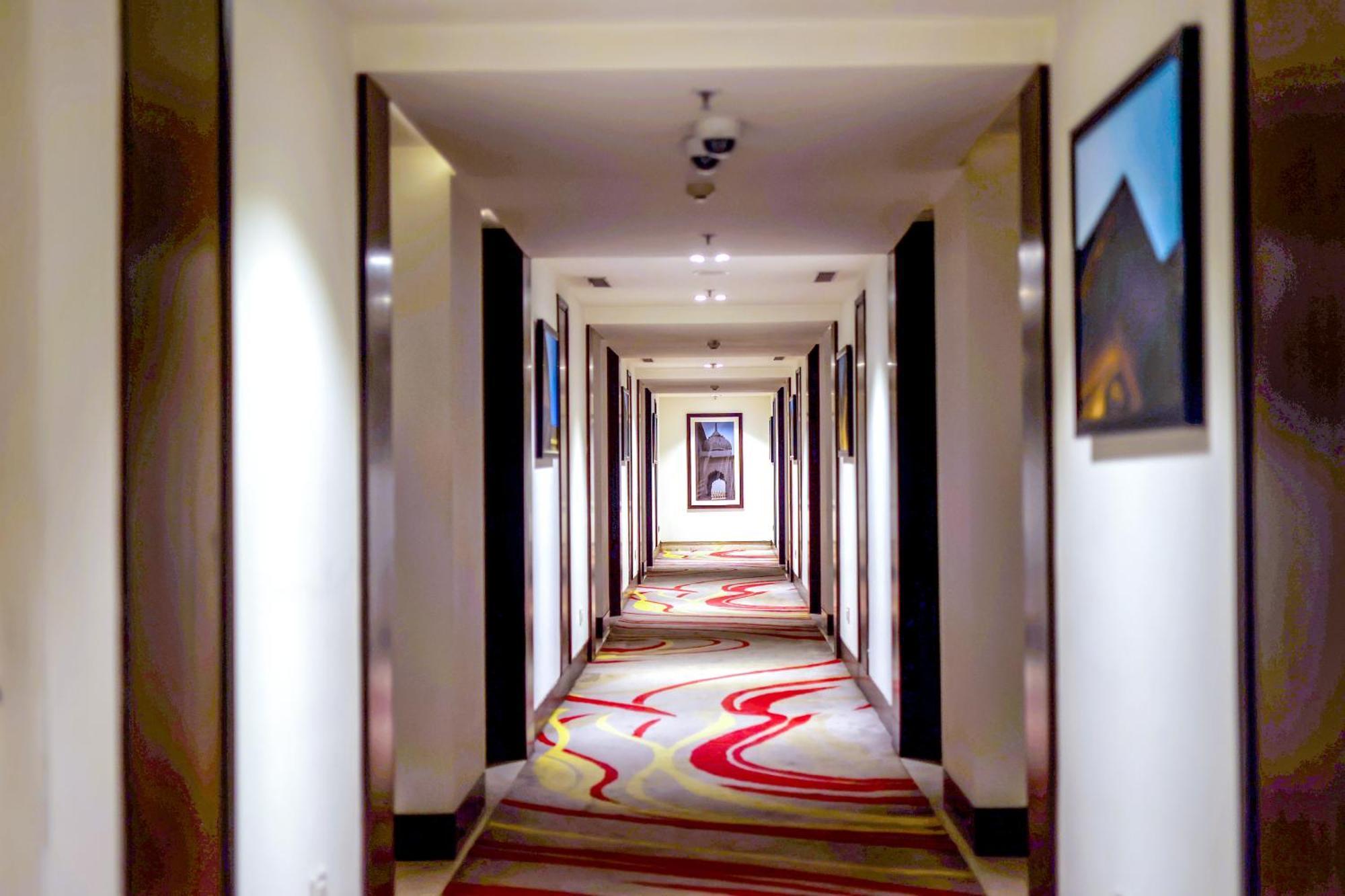 Ramada Plaza By Wyndham Lucknow Hotell Eksteriør bilde