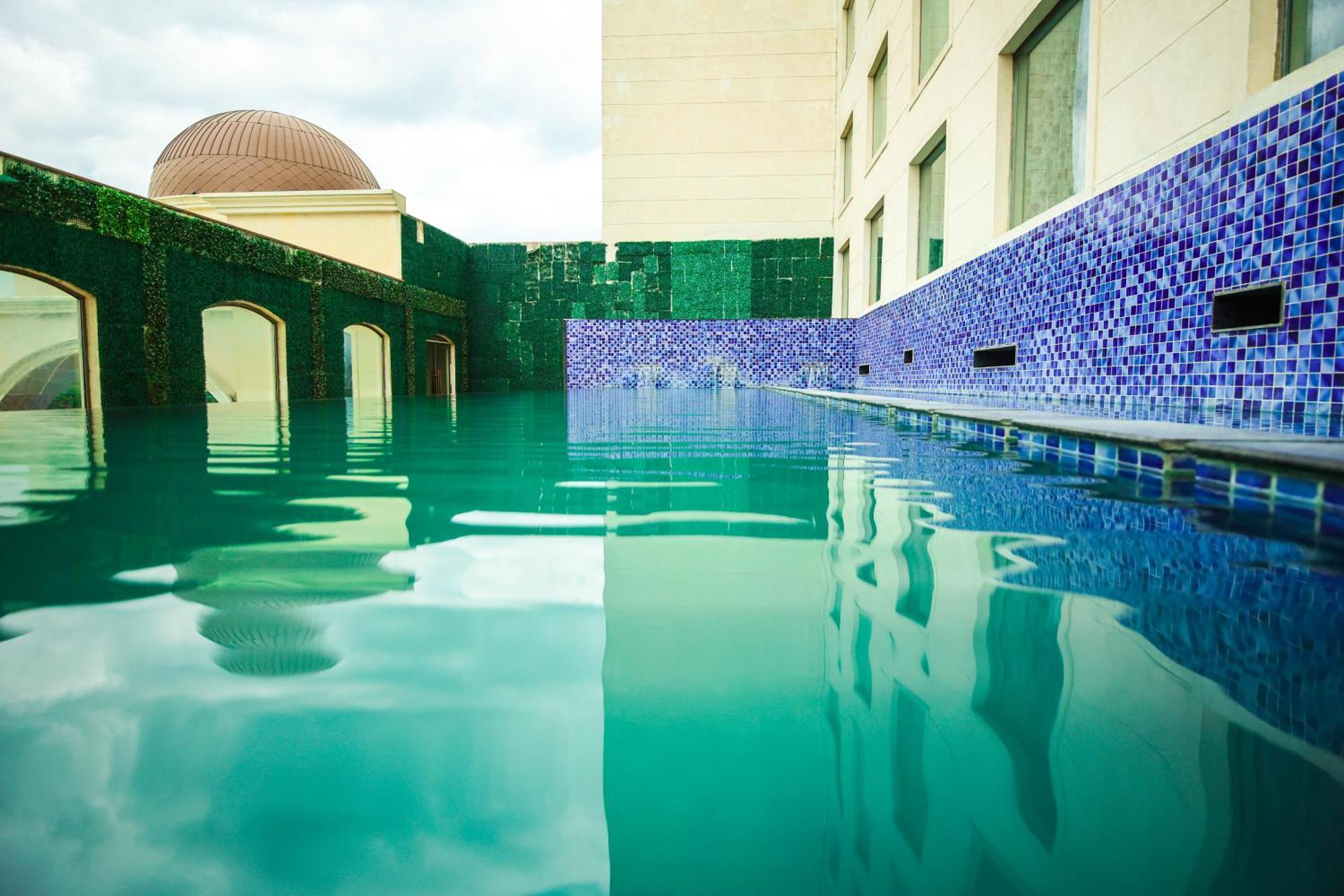 Ramada Plaza By Wyndham Lucknow Hotell Eksteriør bilde