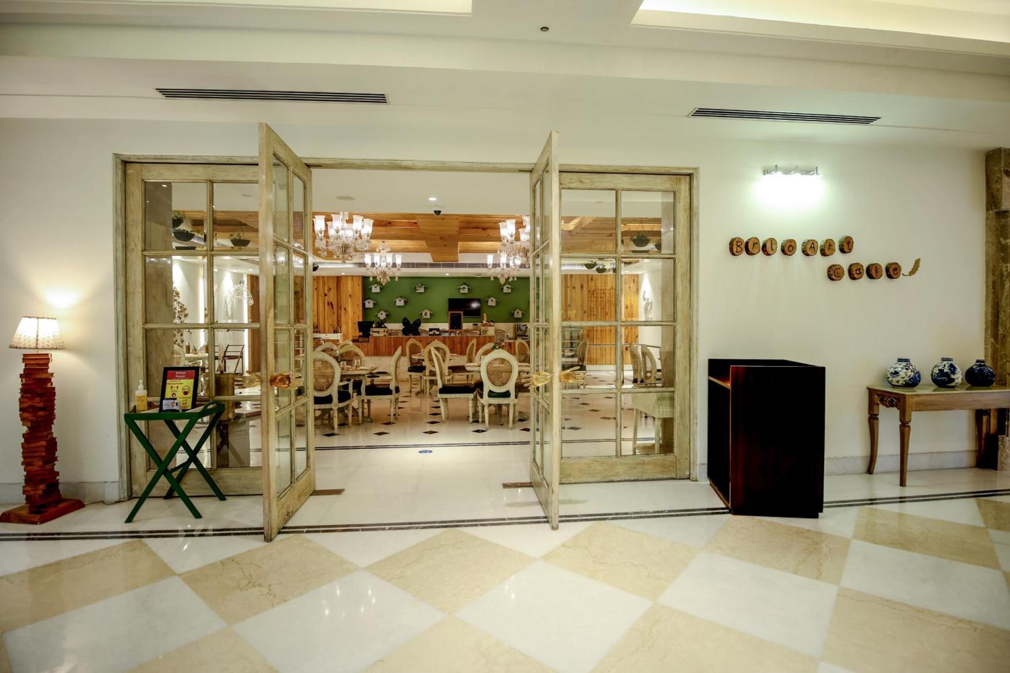 Ramada Plaza By Wyndham Lucknow Hotell Eksteriør bilde