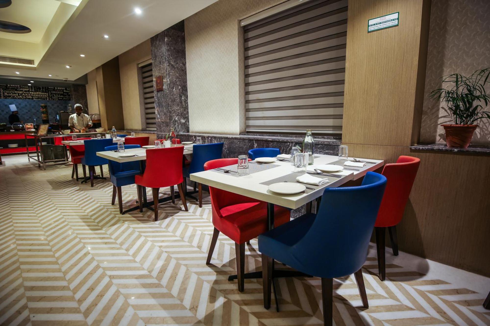 Ramada Plaza By Wyndham Lucknow Hotell Eksteriør bilde
