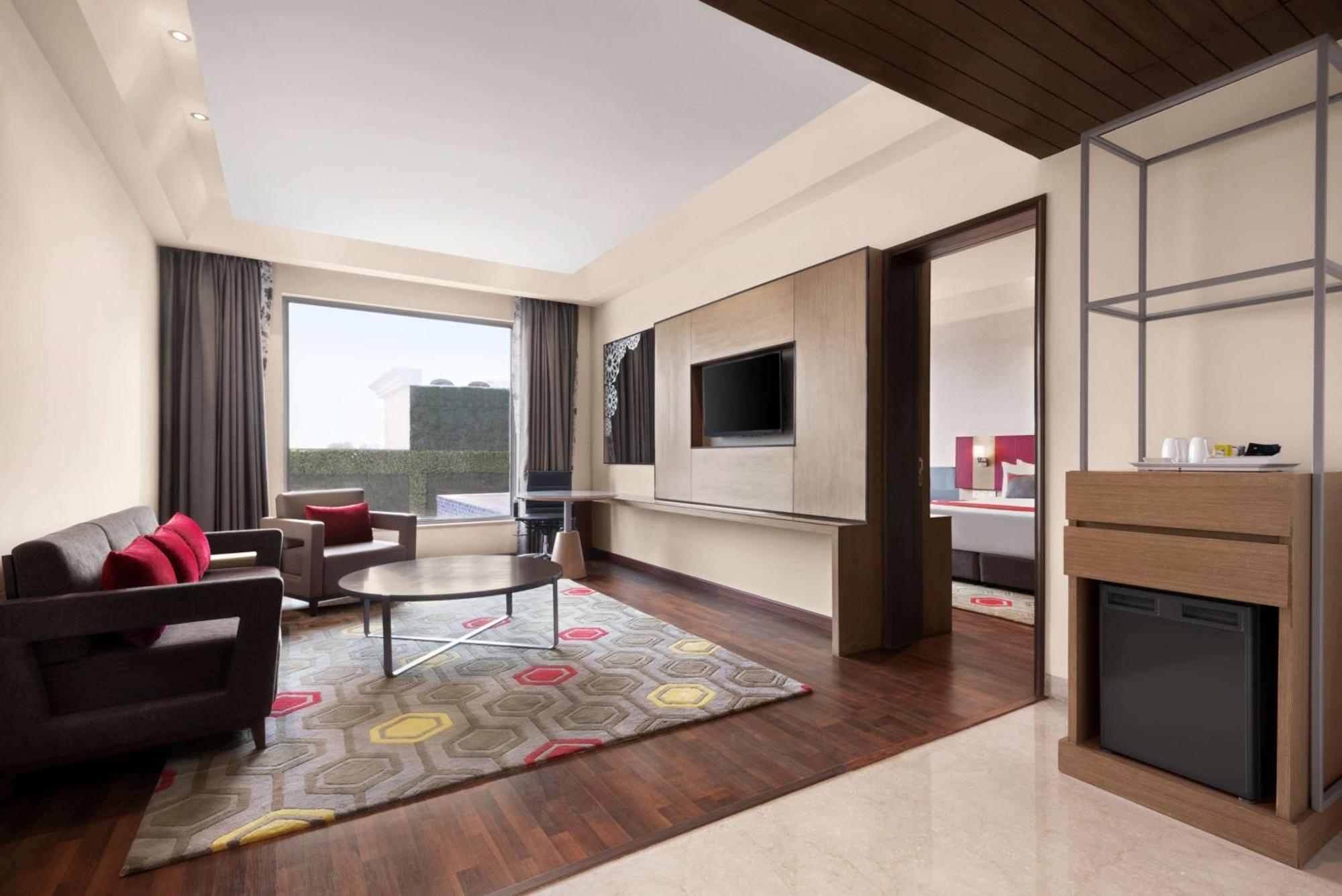 Ramada Plaza By Wyndham Lucknow Hotell Eksteriør bilde