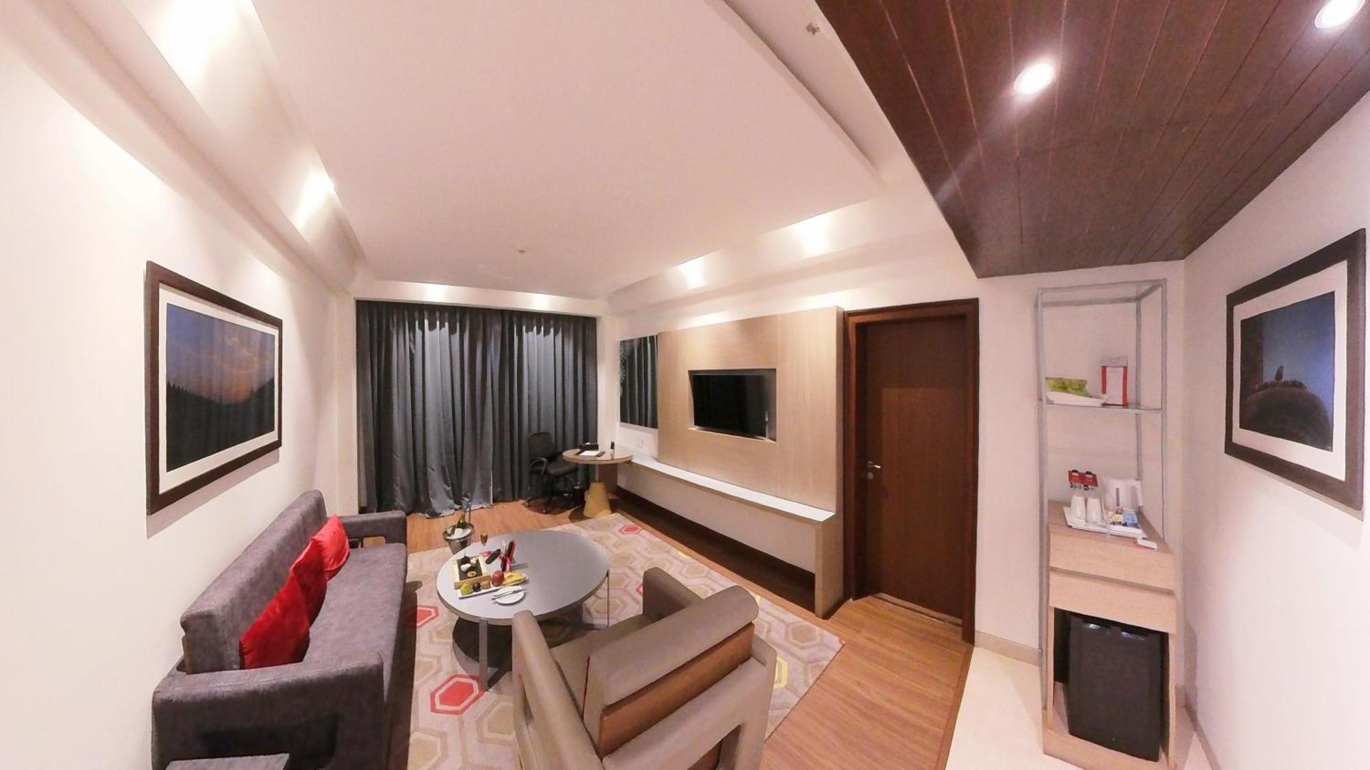 Ramada Plaza By Wyndham Lucknow Hotell Eksteriør bilde