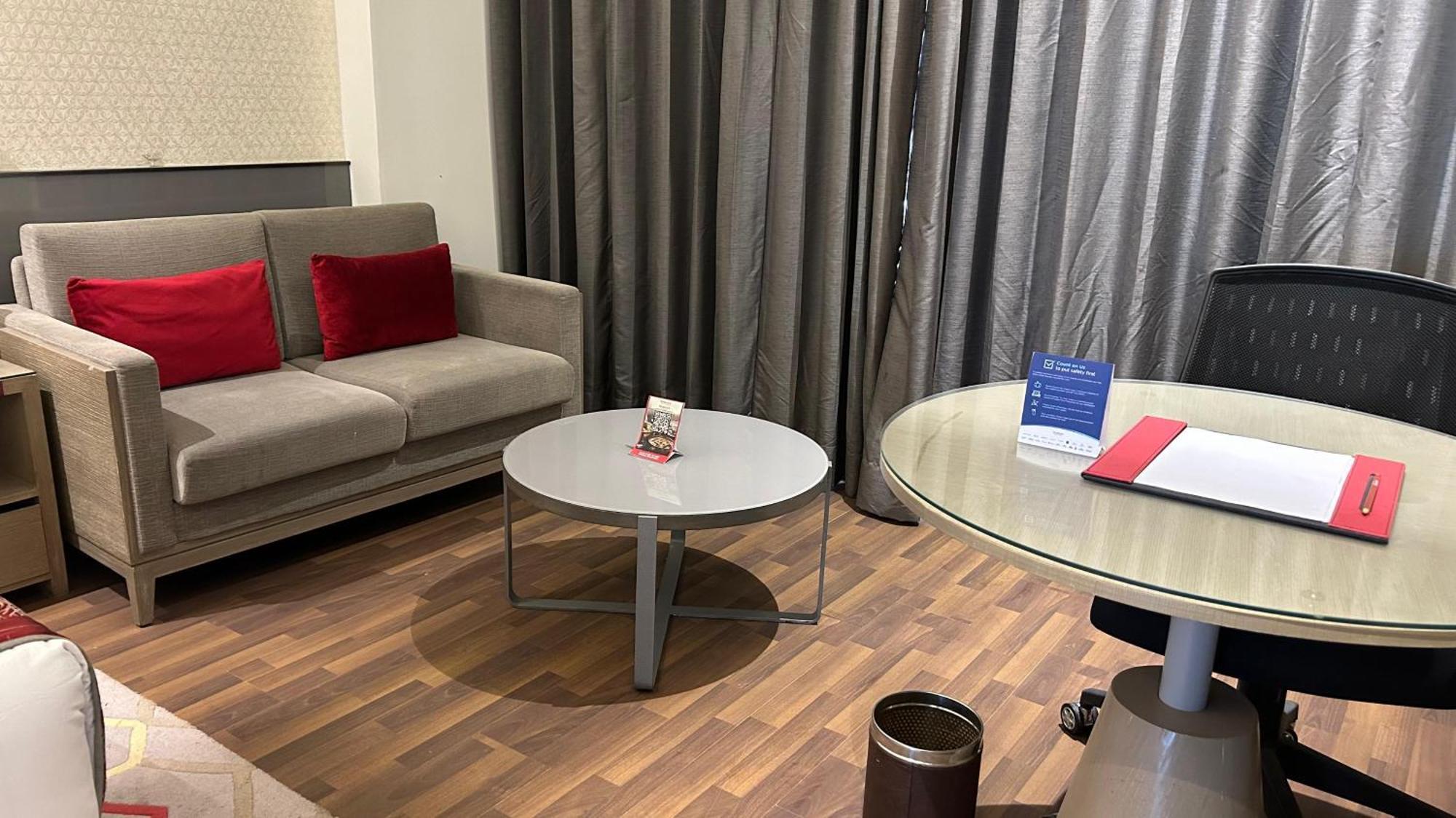 Ramada Plaza By Wyndham Lucknow Hotell Eksteriør bilde