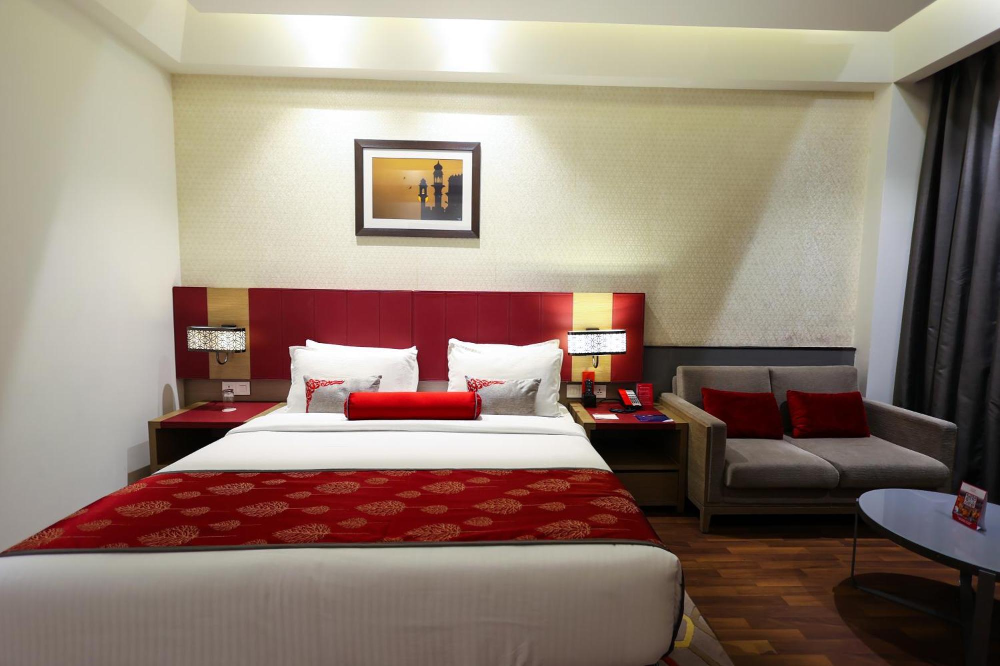 Ramada Plaza By Wyndham Lucknow Hotell Eksteriør bilde