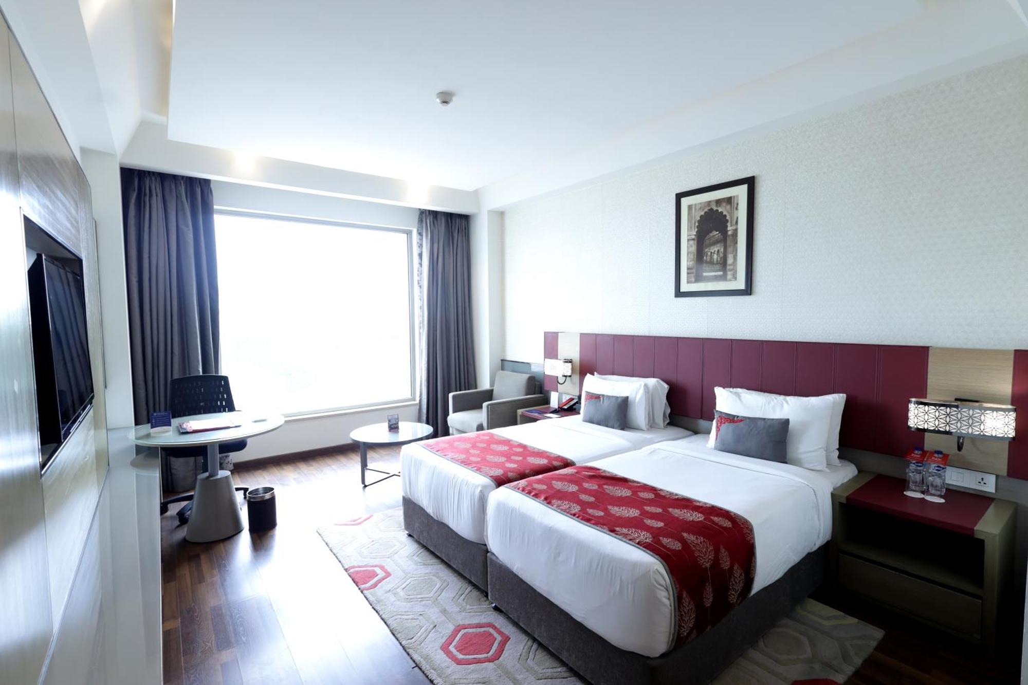Ramada Plaza By Wyndham Lucknow Hotell Eksteriør bilde