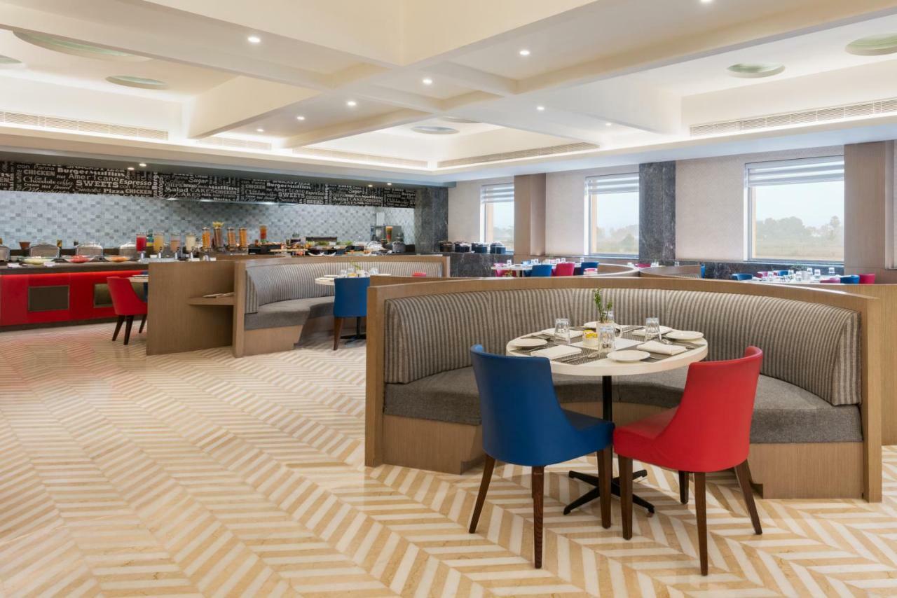 Ramada Plaza By Wyndham Lucknow Hotell Eksteriør bilde