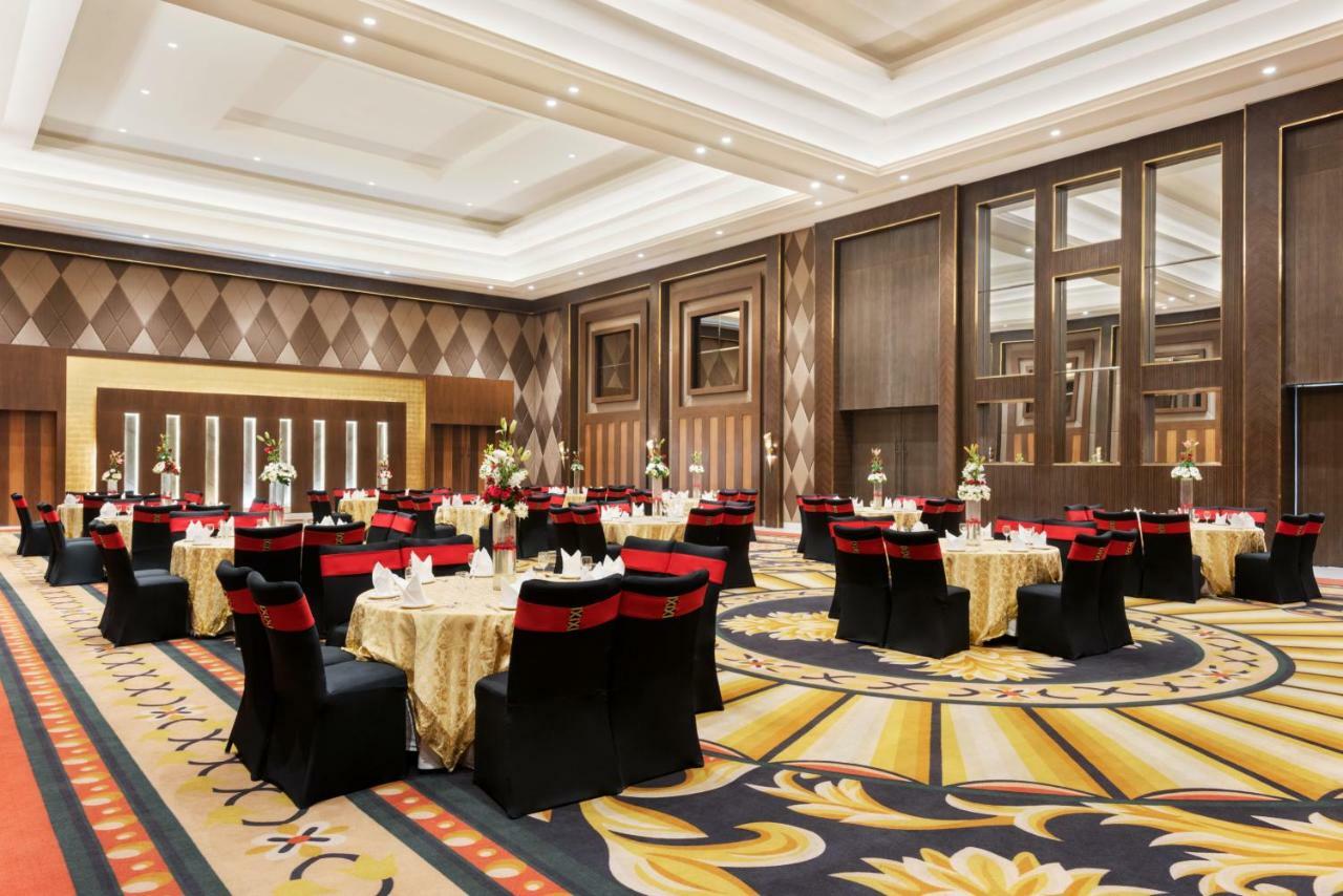 Ramada Plaza By Wyndham Lucknow Hotell Eksteriør bilde
