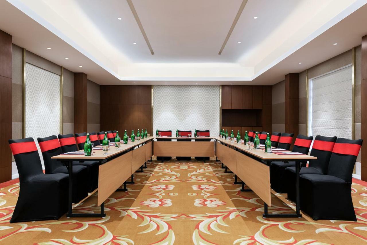 Ramada Plaza By Wyndham Lucknow Hotell Eksteriør bilde